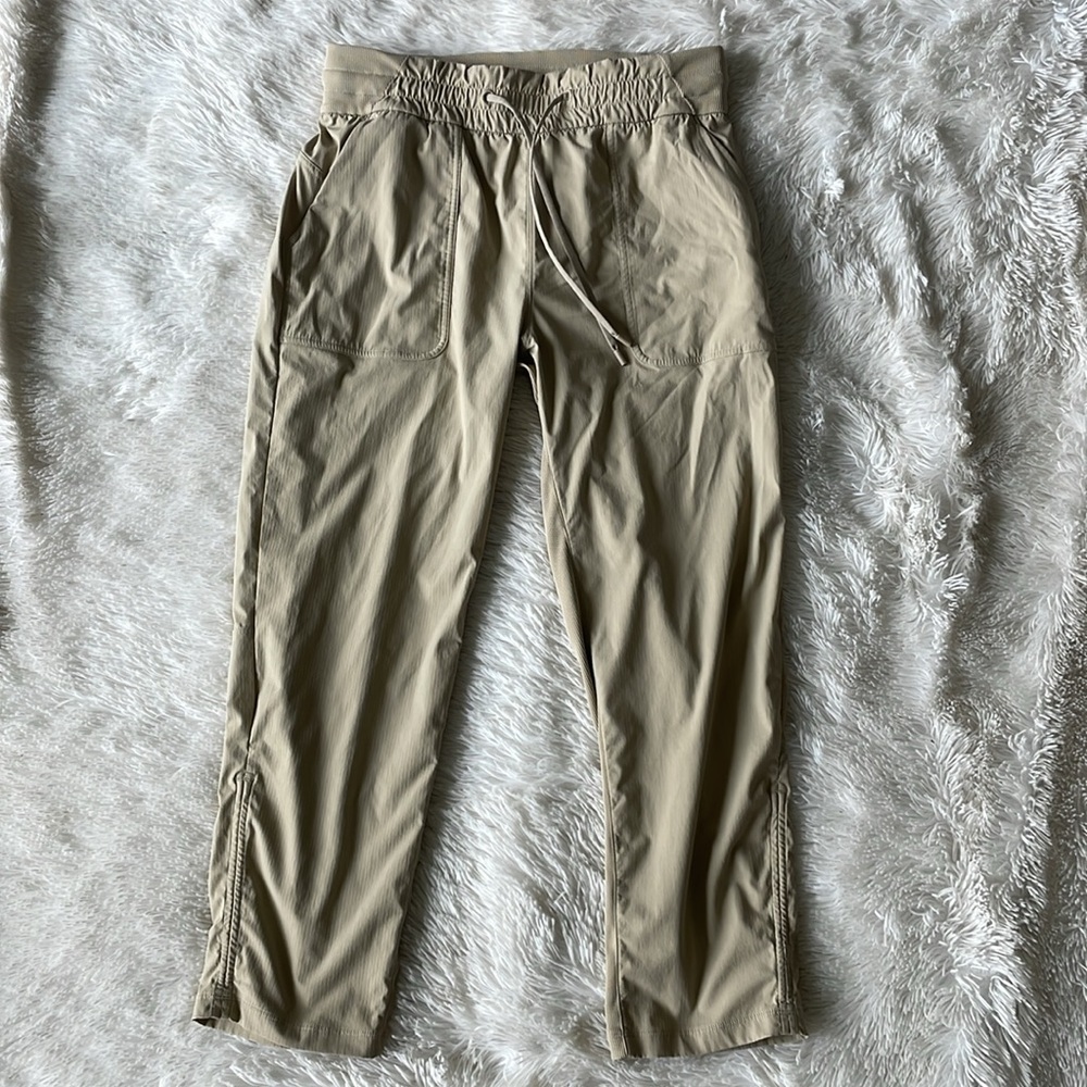 Lululemon Beyond the Studio Crop size 8